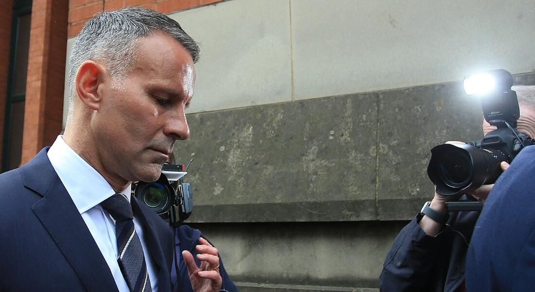 Ryan Giggs se declara inocente das acusações de violência doméstica, pelas quais pode pegar até cinco anos de prisão