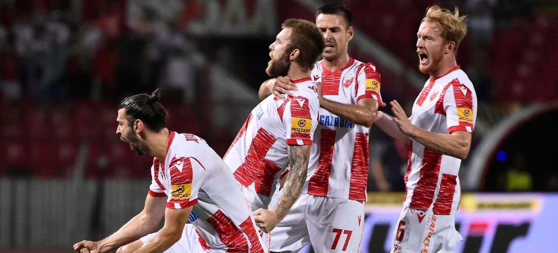 Estrela Vermelha x Radnicki Muita pirotecnia na torcida do Estrela