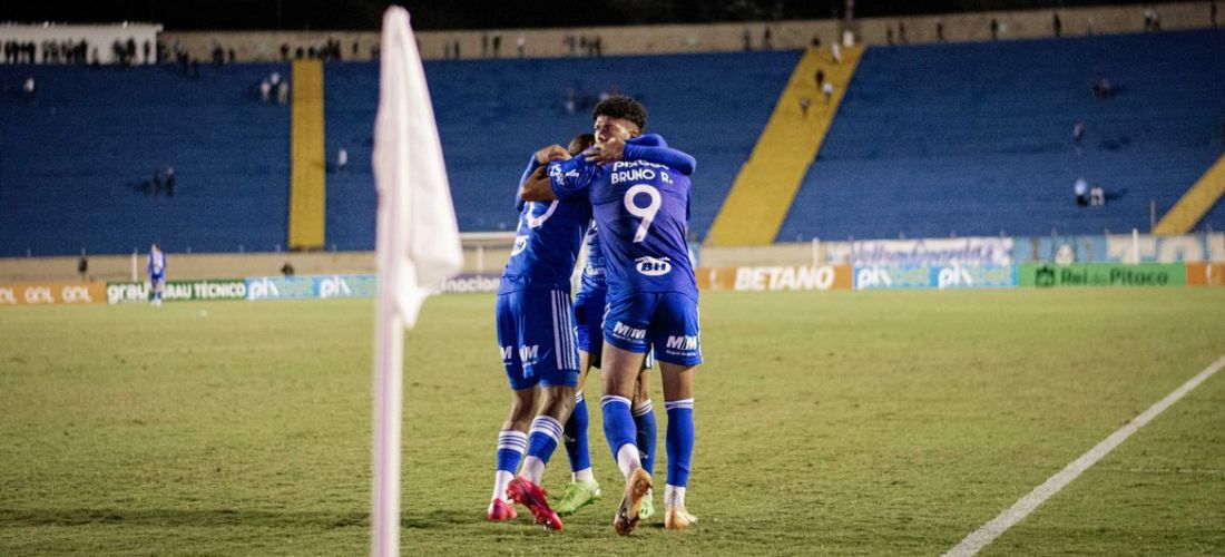 Cruzeiro segue na liderança da Série B