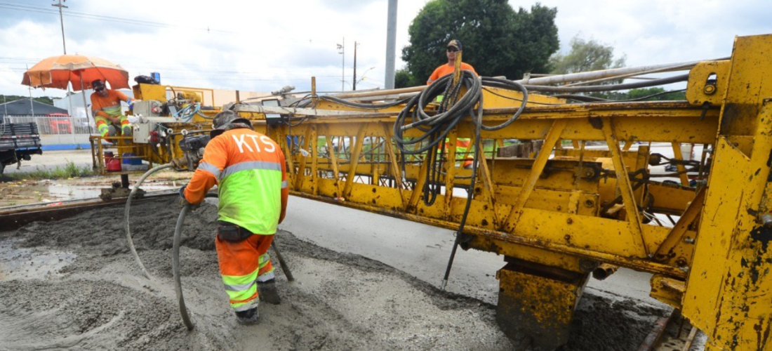 Obras de triplicação da BR-232, no acesso à Região Metropolitana do Recife