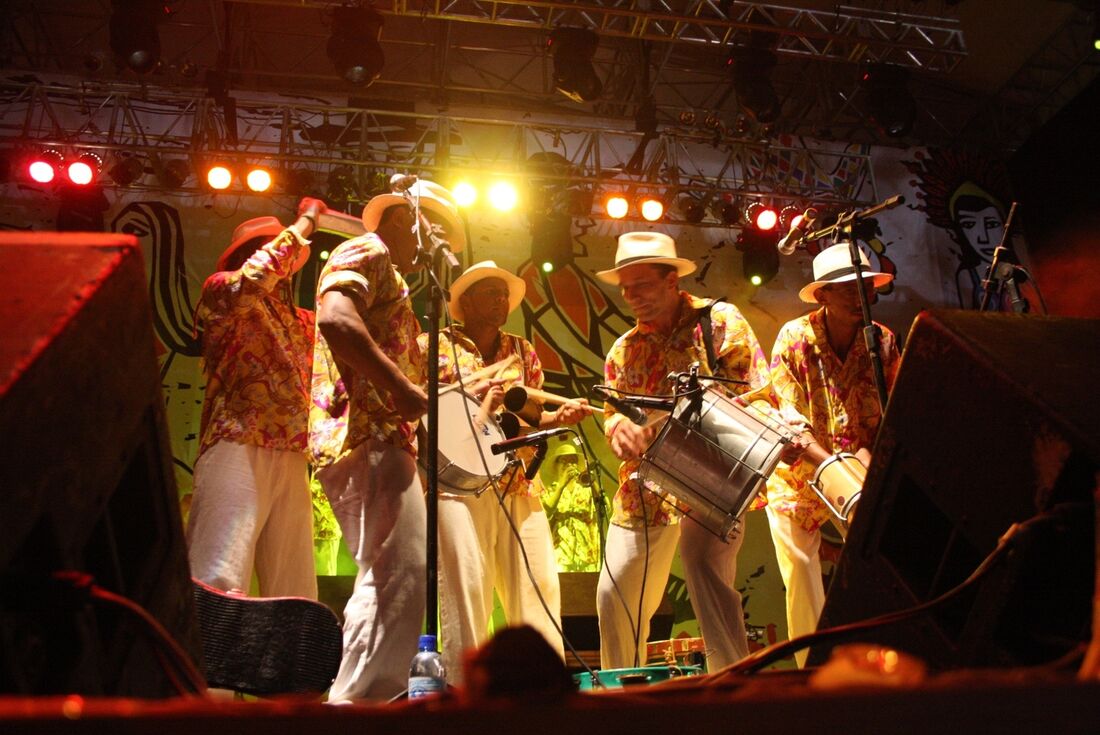 Família Salustiano e a Rabeca Encantada