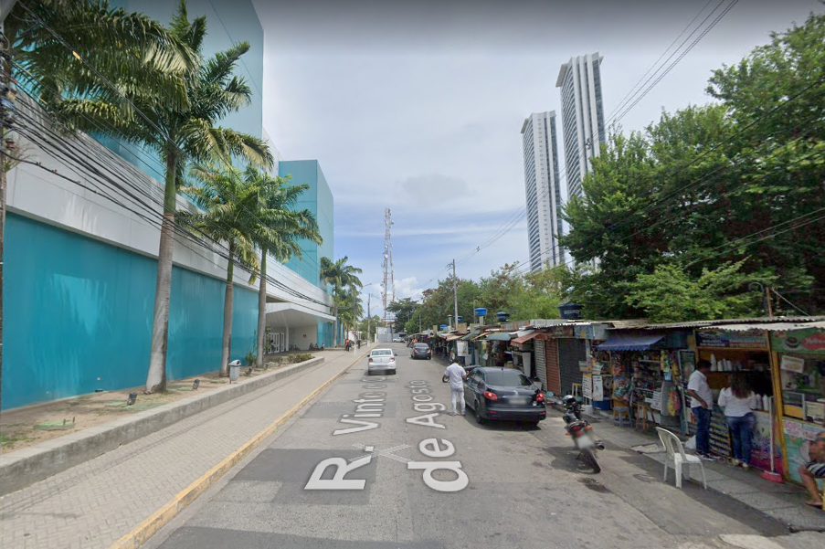 Acidente ocorreu na rua Vinte e Quatro de Agosto, no bairro de Santo Amaro