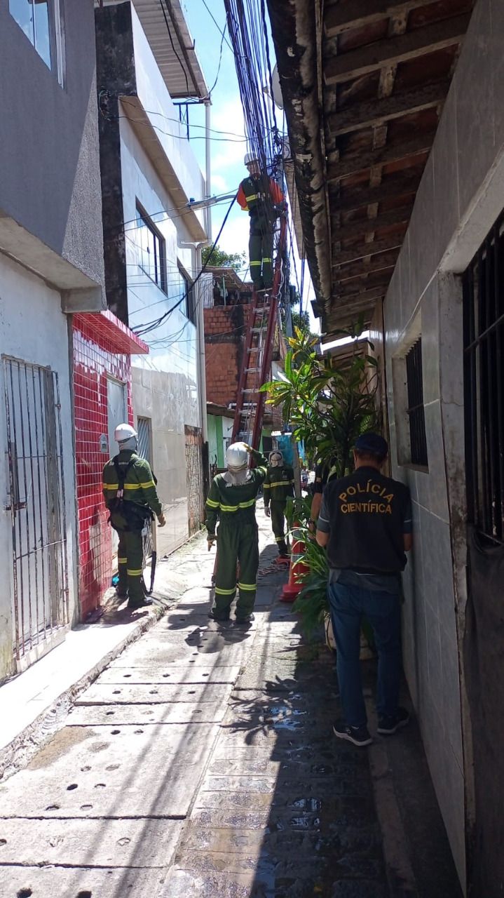 Polícia Militar atua em flagrante proprietários de um mercadinho e uma padaria que furtavam energia na Ilha de Jorana Bezerra  