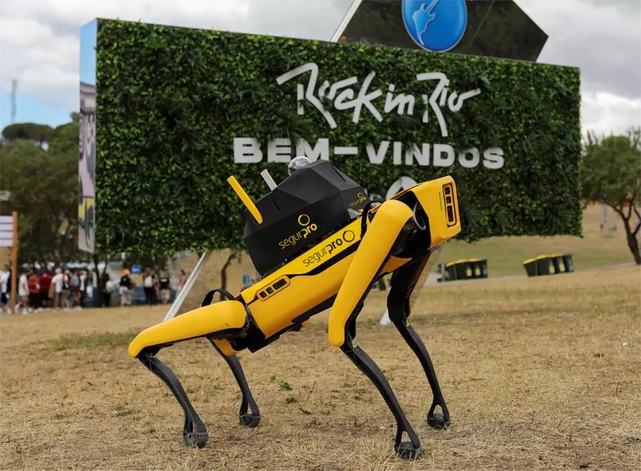 O cão-robô Yellow fará parte do esquema de segurança do festival 