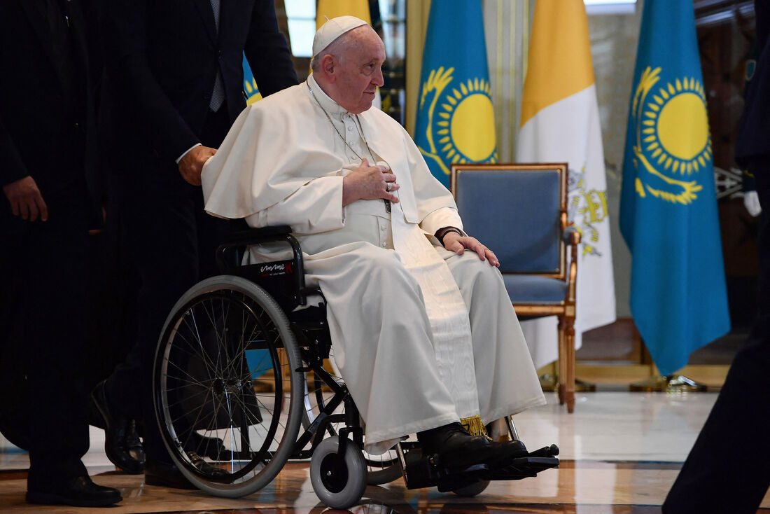 Papa Francisco chega ao Aeroporto Internacional de Nur-Sultan