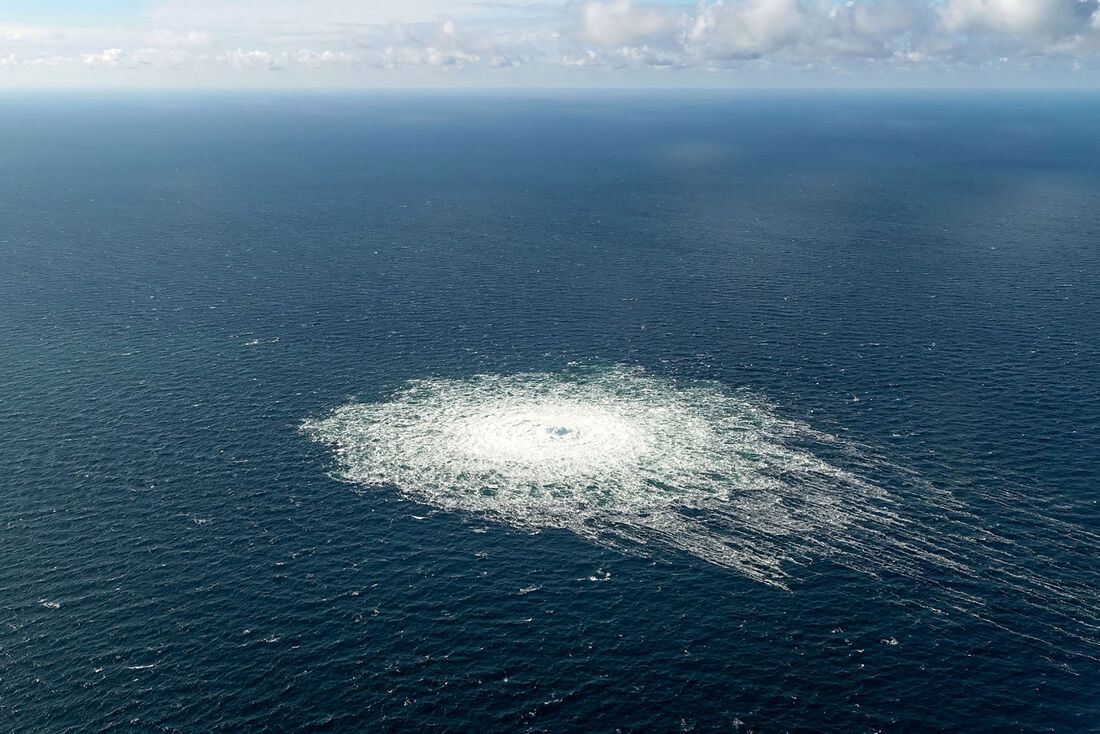 Comando de Defesa Dinamarquês mostra o vazamento de gás no gasoduto Nord Stream 2