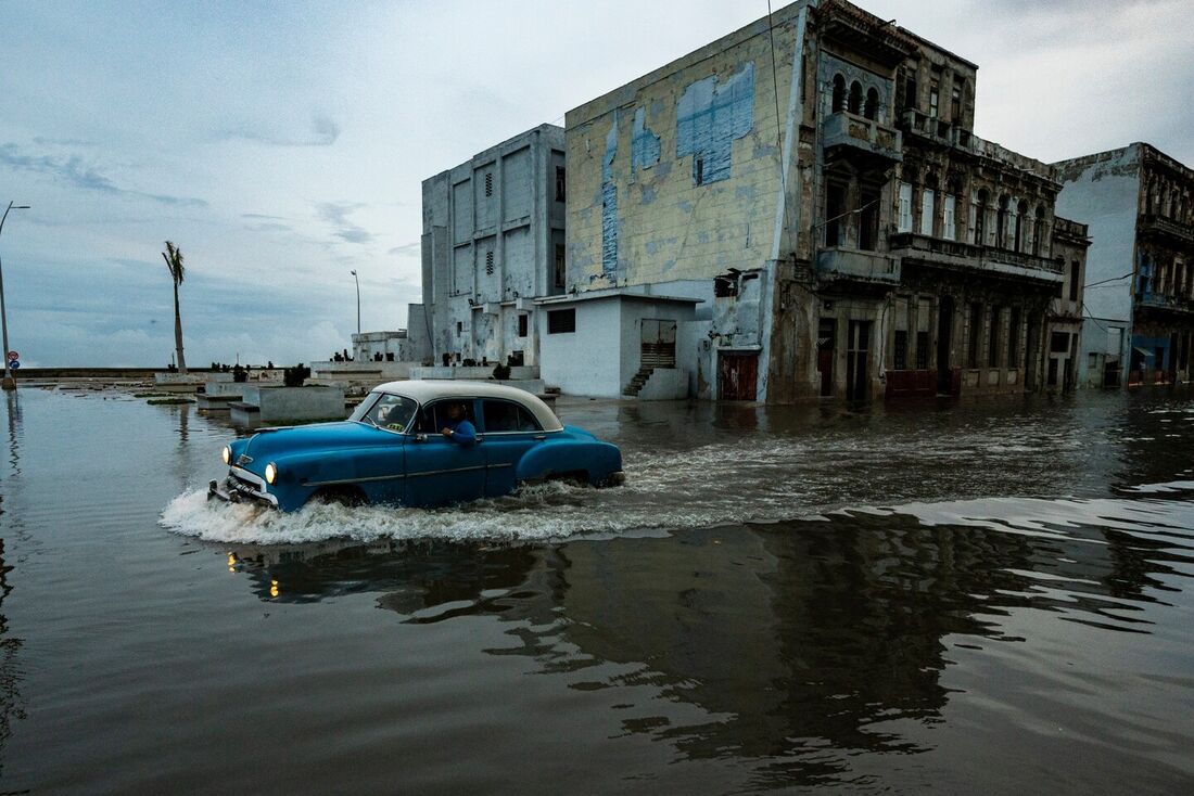 Cuba, após a passagem do Furacão Ian 