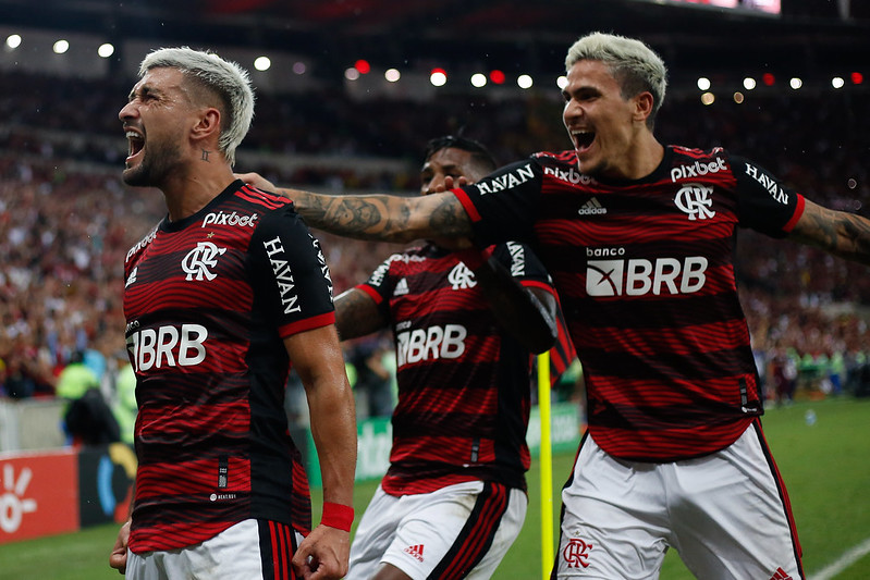 Flamengo vence São Paulo por 3x1 pela semifinal da Copa do Brasil