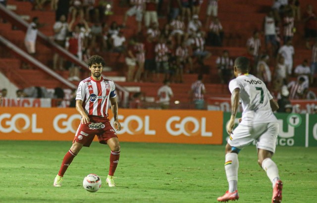 Victor Ferraz, lateral do Náutico