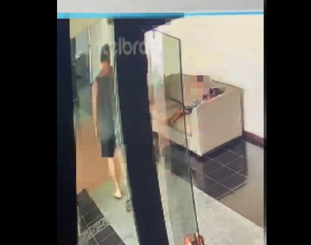 No vídeo é possível ver a data e a hora da agressão: 22 de fevereiro de 2022 às 14h36