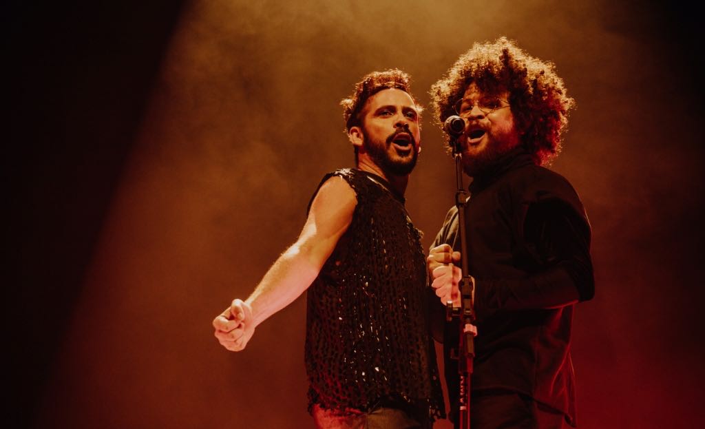 Almério e Martins se apresentam no Teatro Guararapes 