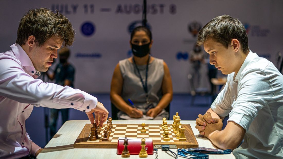 Carlsen vence o Campeonato Mundial de Xadrez de 2021 