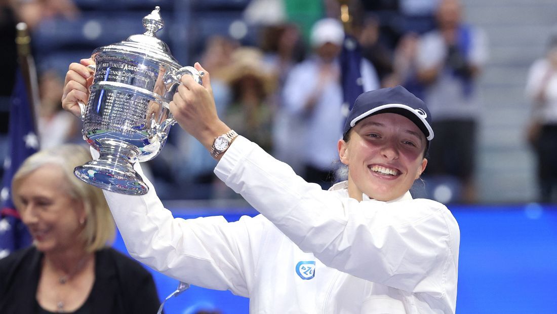 Iga Swiatek com o troféu do US Open