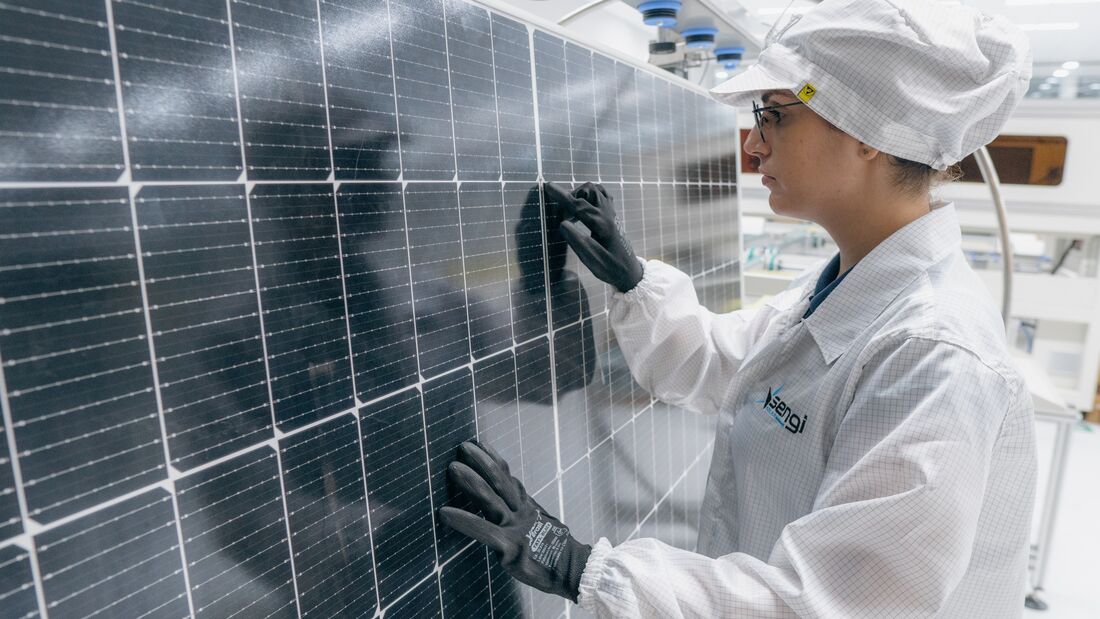 Fábrica de painéis solares da Sengi Solar, no Paraná