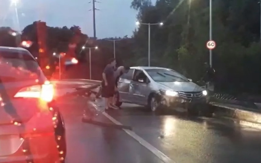 Condutor seguia no sentido Boa Viagem, quando perdeu o controle do carro