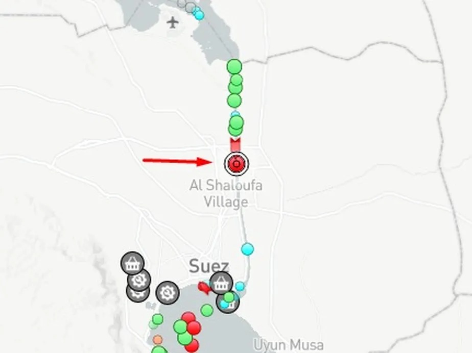 Localização do navio encalhado no Canal de Suez, no Egito