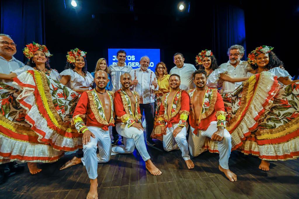 Lula em encontro com artistas no Teatro da Paz, em Belém (PA)