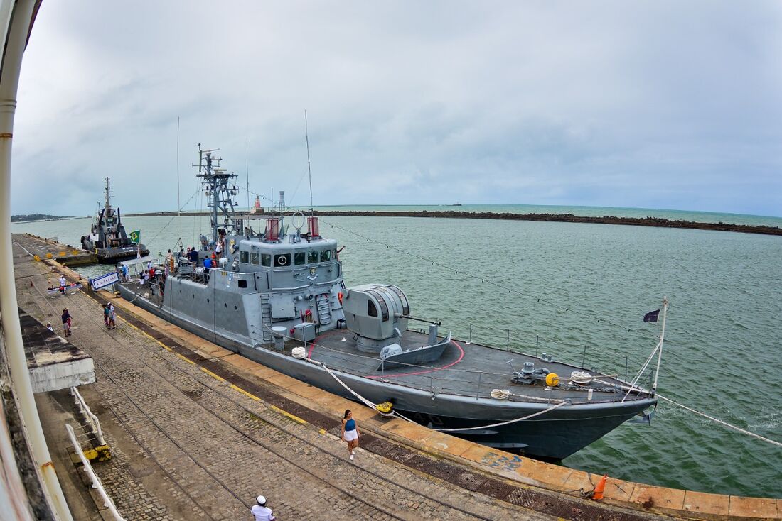 Navio-Patrulha da Marinha é aberto para visitação no Recife em homenagem aos 200 anos da Independência do Brasil