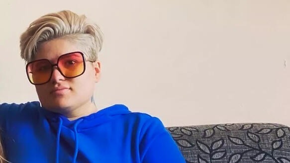 Zahra Sedighi Hamedani, de 31 anos, e Elham Chubdar, de 24, foram condenadas por um tribunal da cidade de Urmía, no noroeste do país