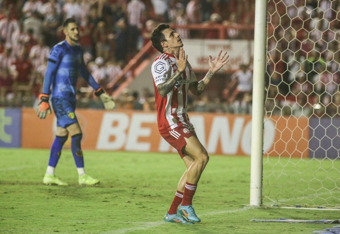 Jean Carlos, camisa 10 do Náutico