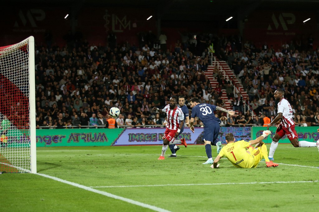 Messi fez um golaço na vitória do PSG