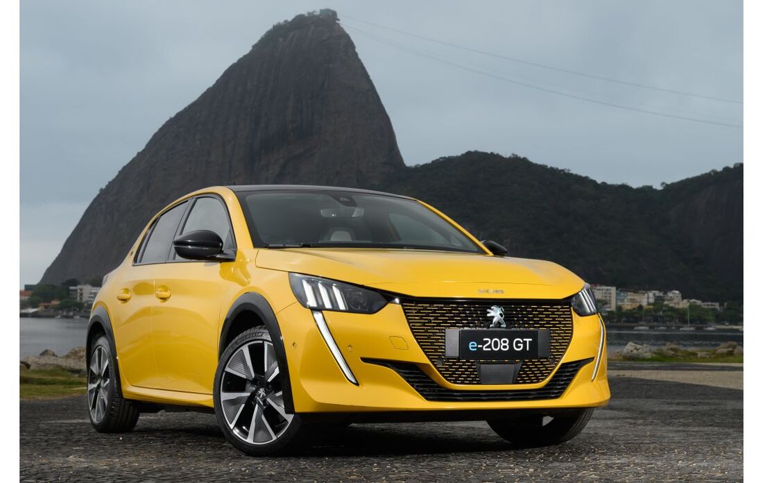 Peugeot elétrico e-208 GT é exibido na CasaCor Pernambuco