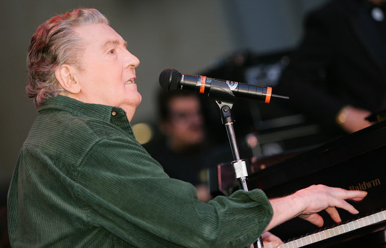 Jerry Lee Lewis, pioneiro do rock'n roll americano dos anos 1950