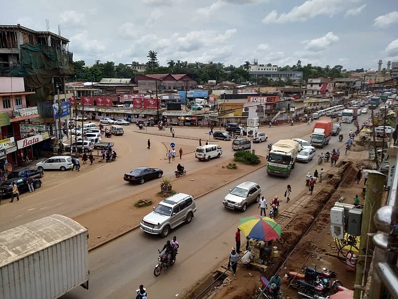 Escola fica na cidade de Mukono