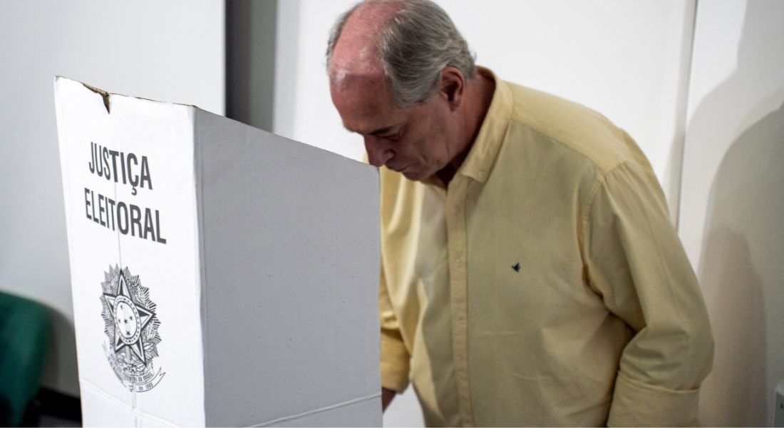 Ciro Gomes ao votar diz que pretende