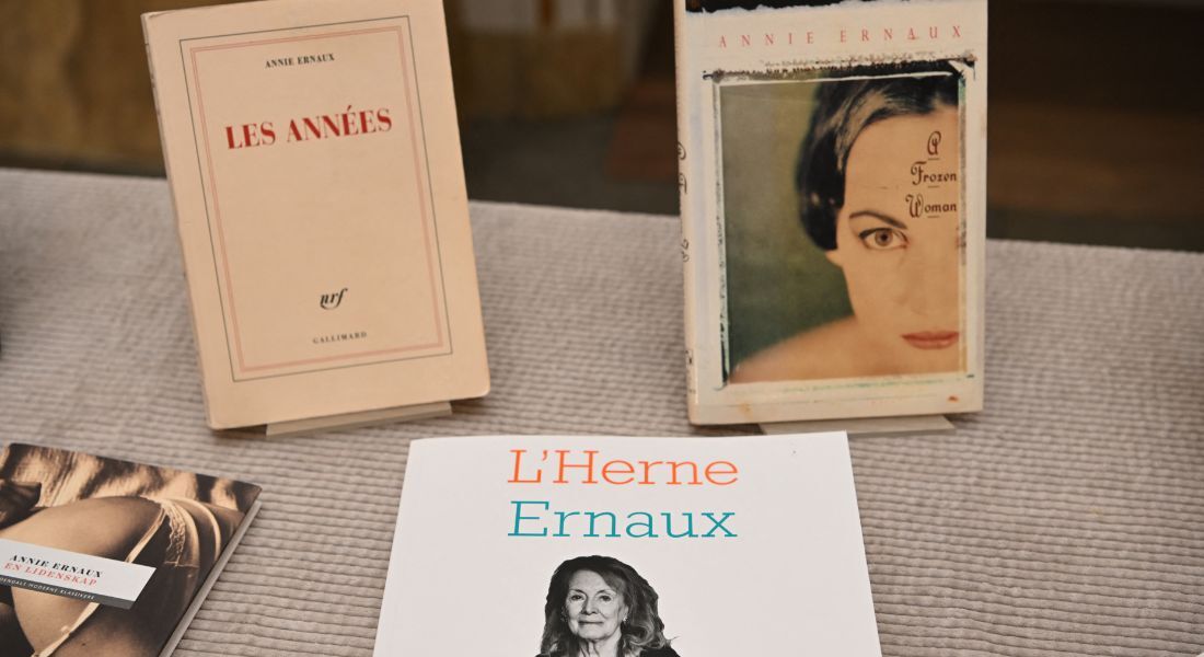 Livros da escritora francesa Annie Erneaux, vencedora do prêmio Nobel de Literatura