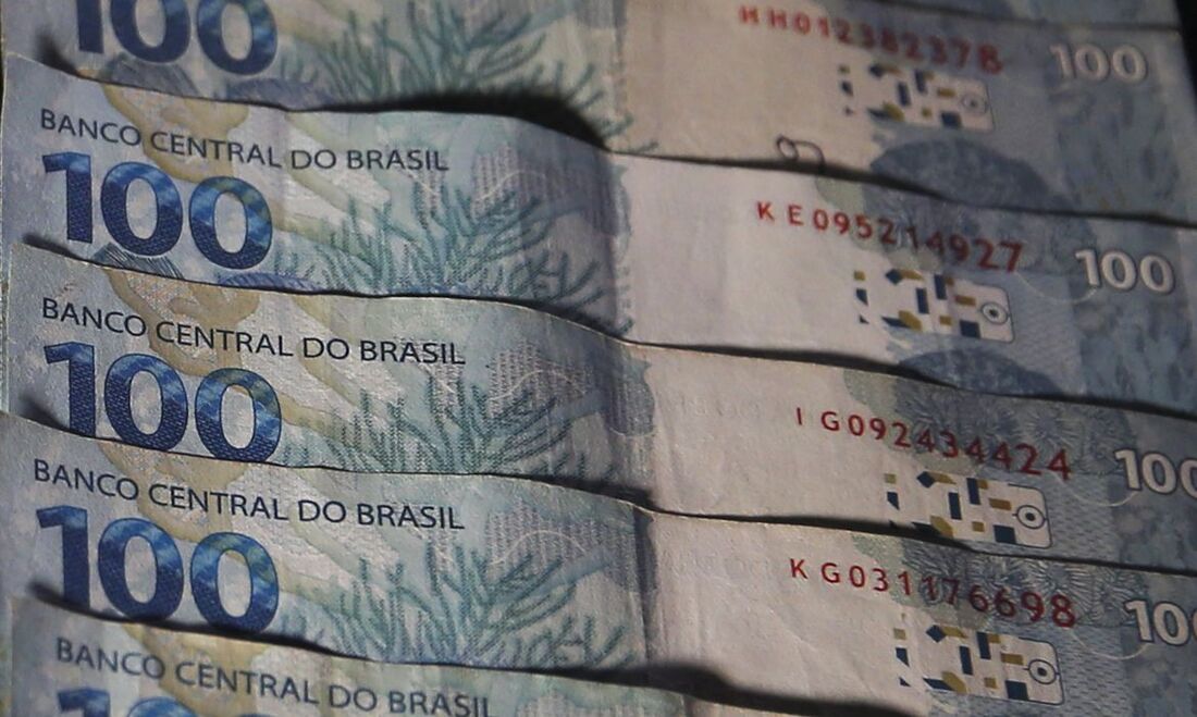 Passa a vigorar salário mínimo de R$ 1.212, que vai ser avaliado pelo  Congresso — Senado Notícias