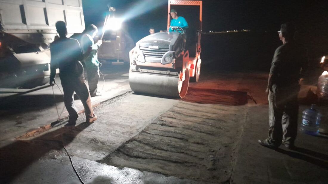 Obras de reparo na pista do Aeroporto Governador Carlos Wilson, no arquipélago de Fernando de Noronha