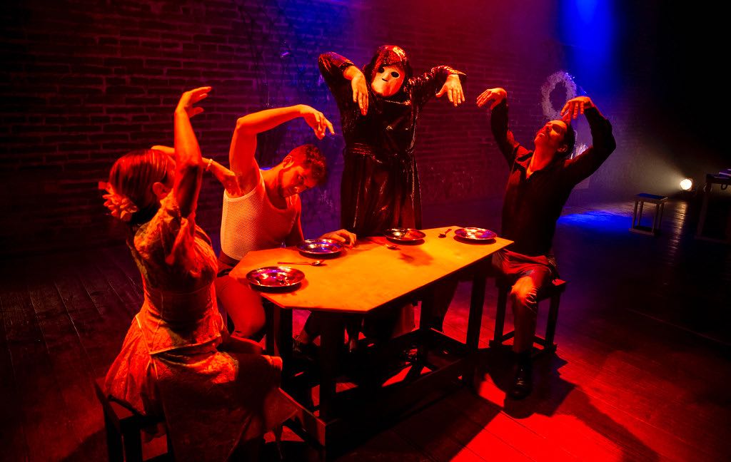 "Ao Paraíso" é atração no Teatro Hermilo