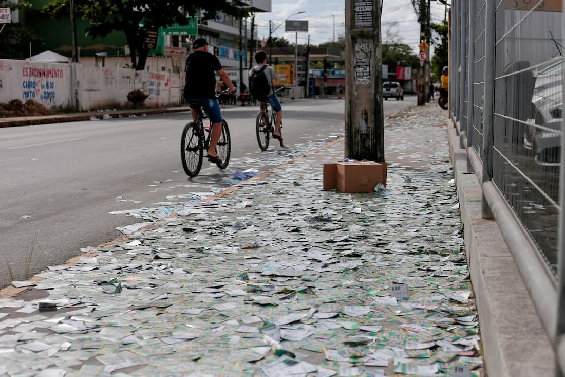 Bairro de Prazeres em frente a faculdade Metropolitana