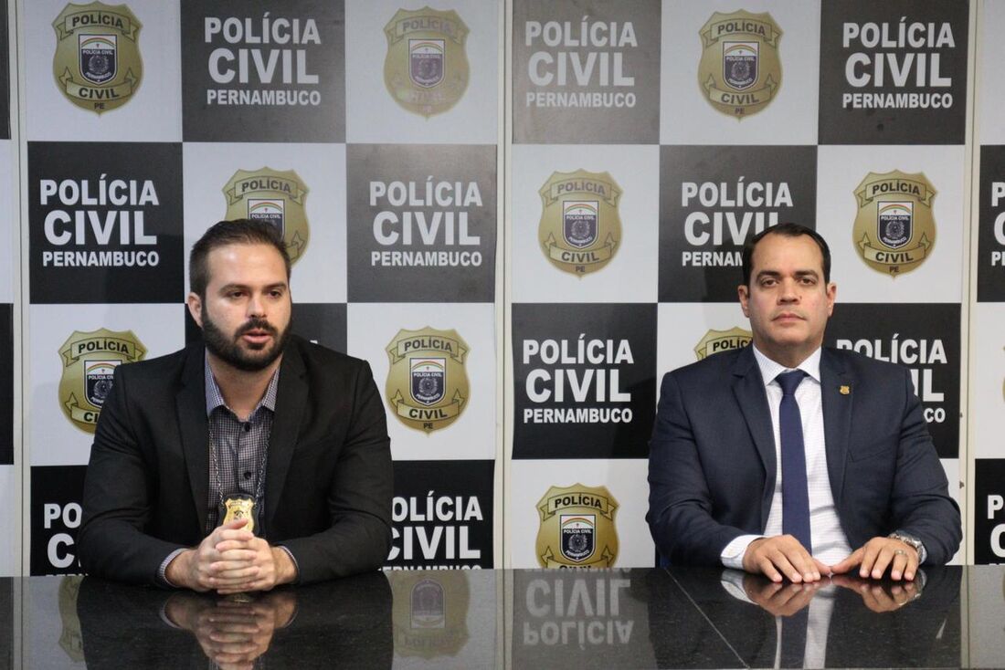 Delegado Álvaro Grako, titular da Delegacia de Roubos e Furtos; e o Delegado Paulo Berenguer, Gestor do Depatri