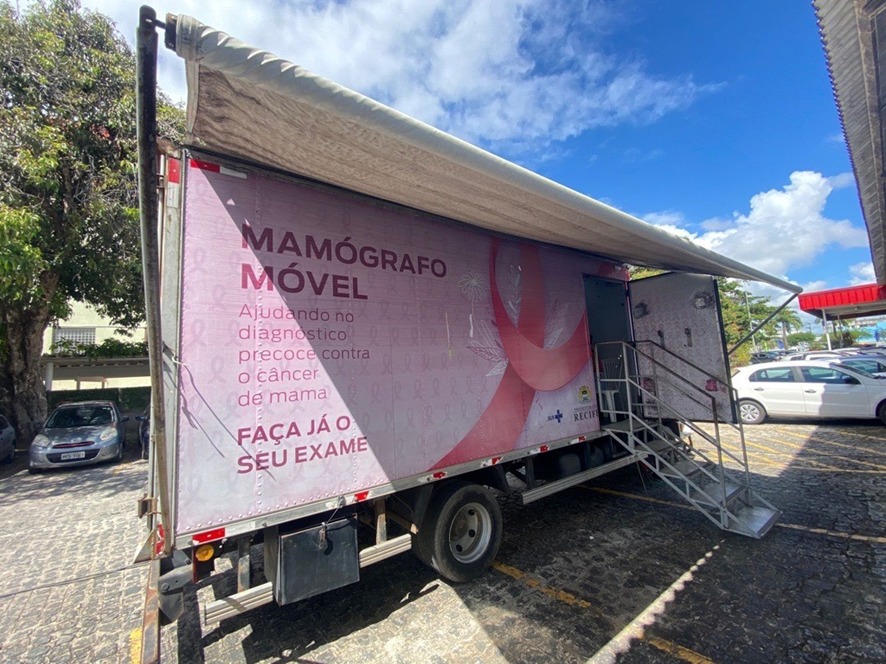 Mamógrafo móvel