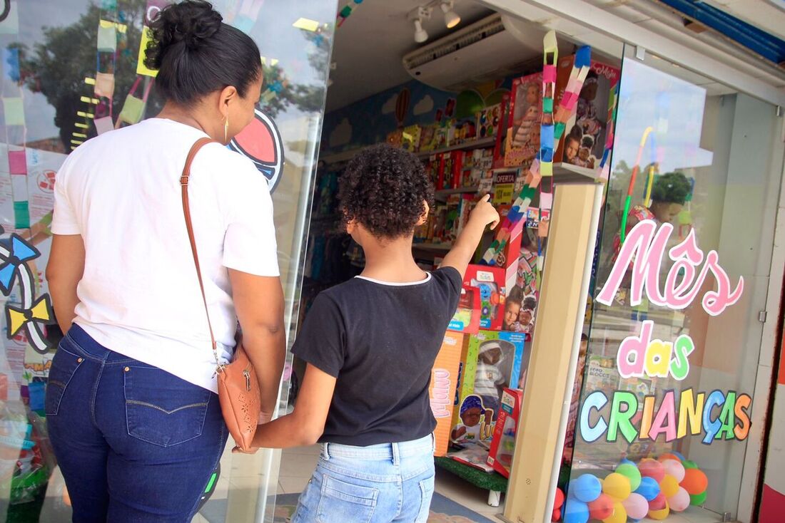 Agitação no comércio em razão do feriado de dia das crianças