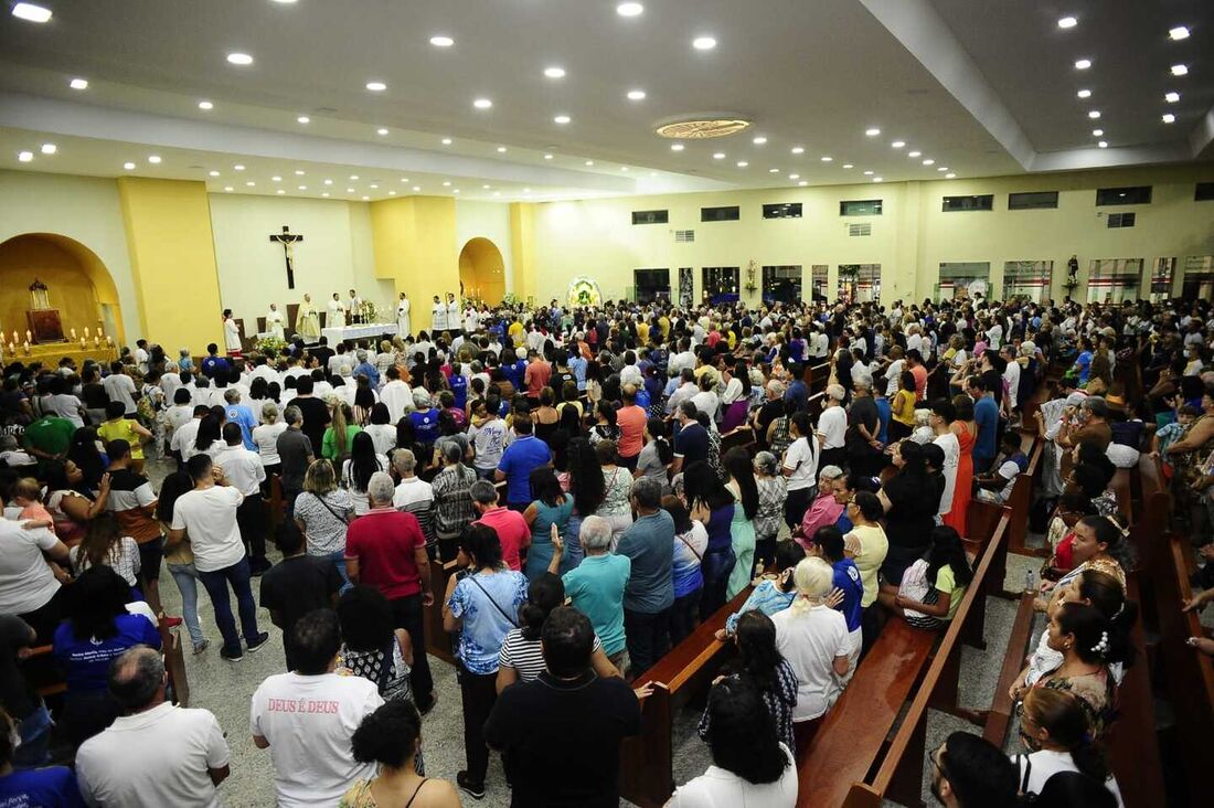 Missa em celebração a Nossa Senhora Aparecida, no Ipsep, na Zona Sul do Recife