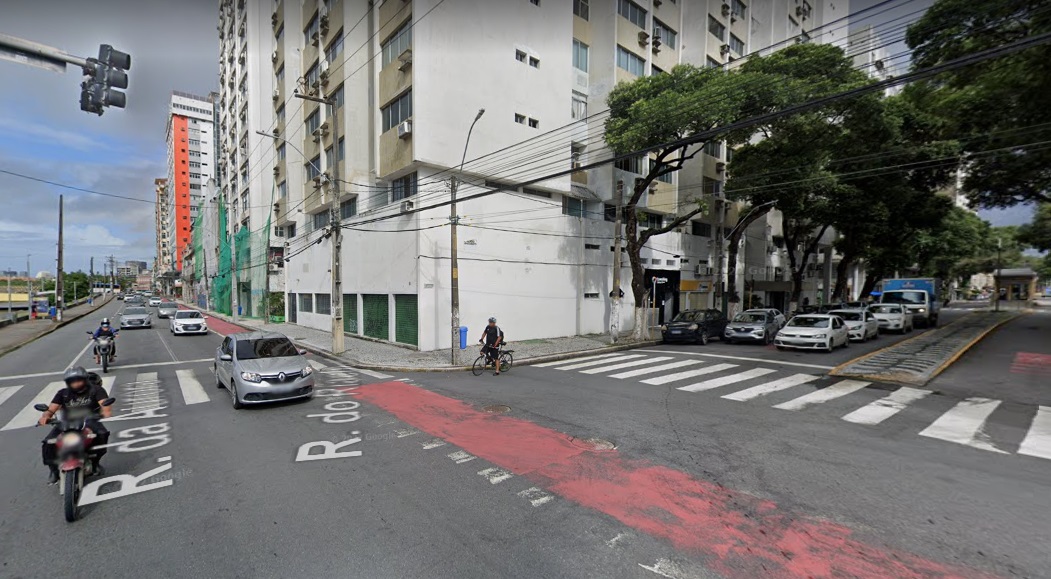 Um dos pontos de bloqueio é a rua da Aurora, com a rua do Riachuelo