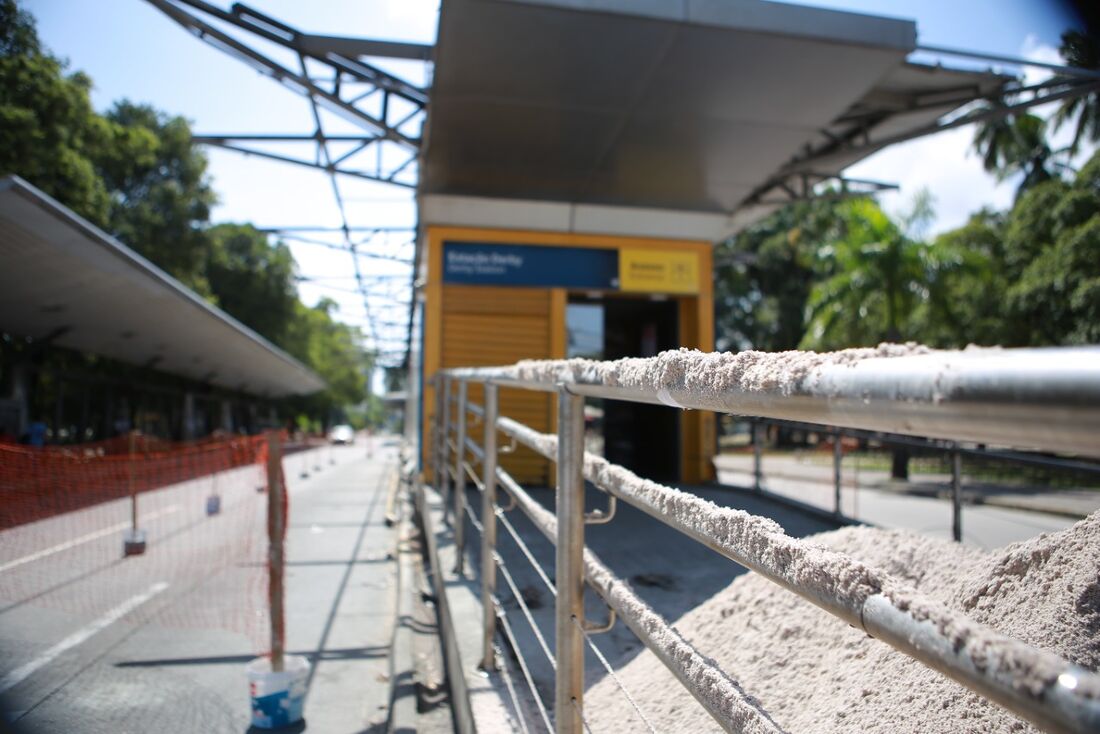 Reforma na estação de BRT na Praça do Derby começou no sábado (22)