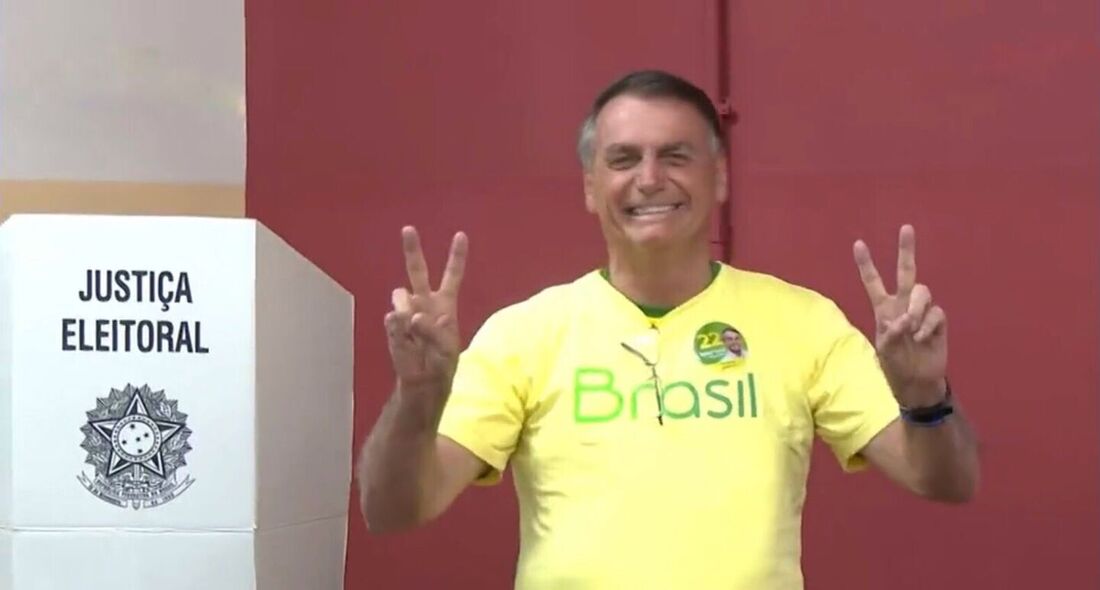 Bolsonaro vota no Rio de Janeiro