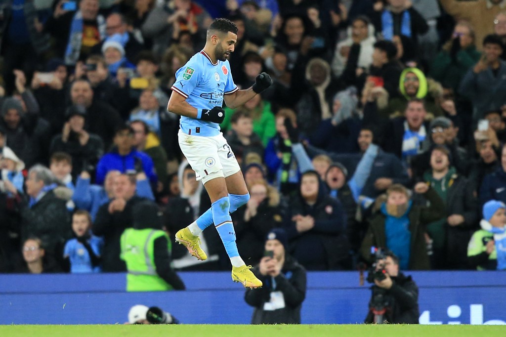 Mahrez fez gol de falta para abrir o placar da partida