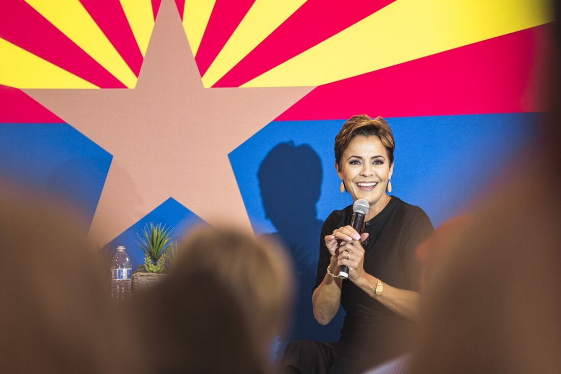 Kari Lake, candidata ao governo do Arizona pelo partido republicano