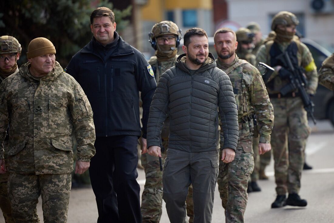 Volodymyr Zelensky visita a cidade de Kherson