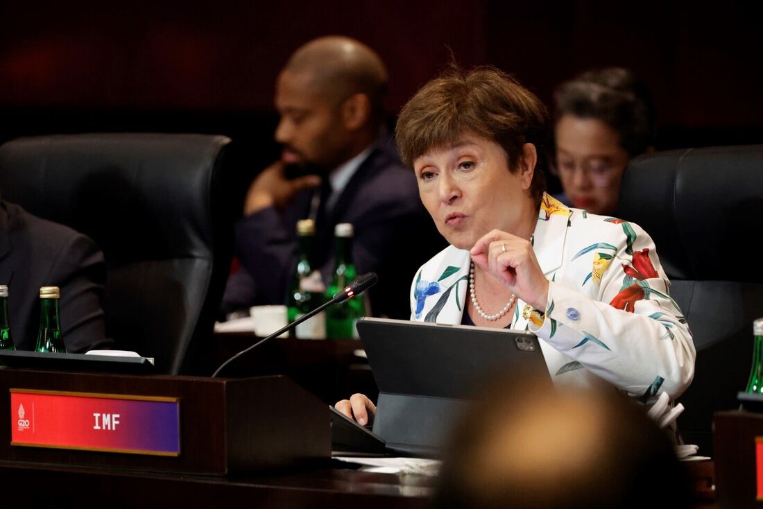 A diretora-gerente do Fundo Monetário Internacional, Kristalina Georgieva, participa de uma sessão durante a Cúpula do G20 em Nusa Dua, na ilha indonésia de Bali, em 16 de novembro de 2022