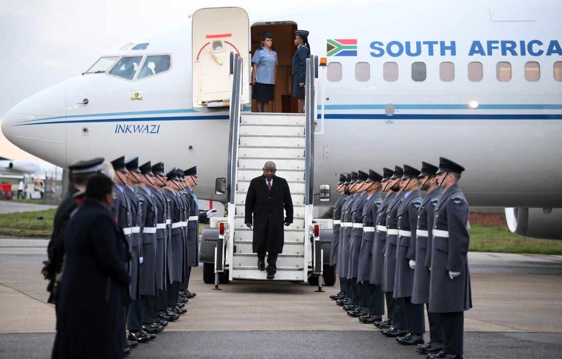 Presidente sul-africano viaja para Londres para primeira visita de Estado no reinado de Charles III