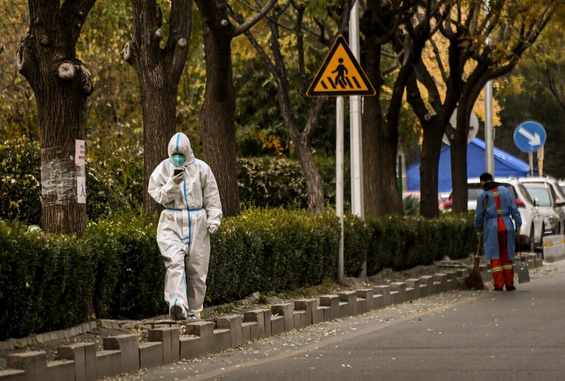 Pequim tem recorde de casos de Covid-19 e fecha escolas e restaurantes