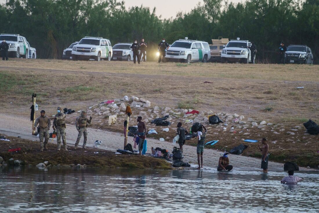 Suprema Corte debate política de Biden sobre expulsão de migrantes