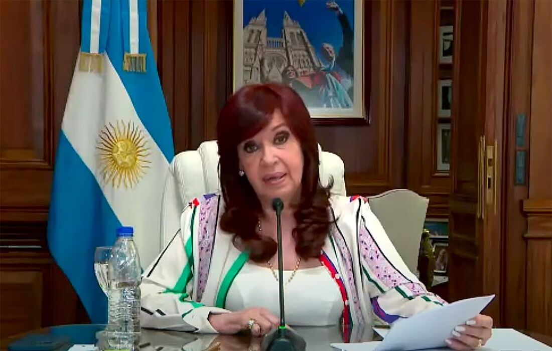 Kirchner acusa tribunal de ser "pelotão de fuzilamento"