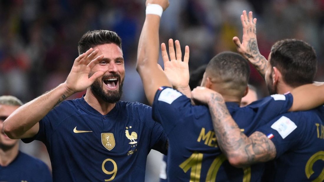 Giroud (9) marcou dois na vitória e igualou Henry como maior artilheiro da França